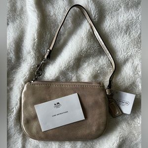 Coach Poppy wristlet - new with tags, never used!